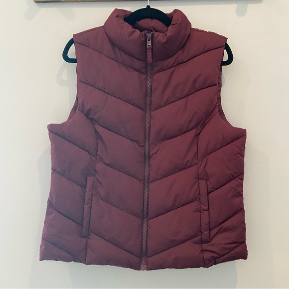 *NEW* AEROPOSTALE Chevron Quilted Puffer Vest Maroon Remixed Down Large NWT - Picture 4 of 7